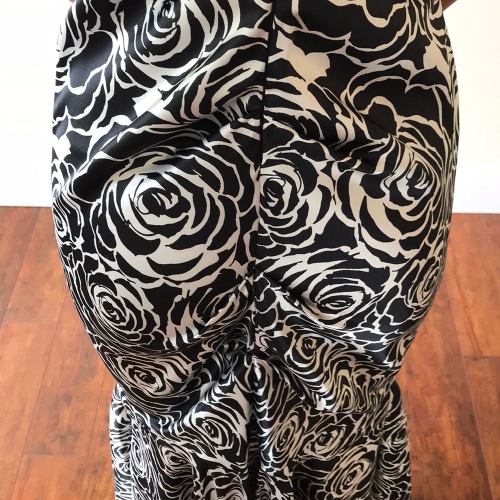 Event Dress - Picture 4 of 5
